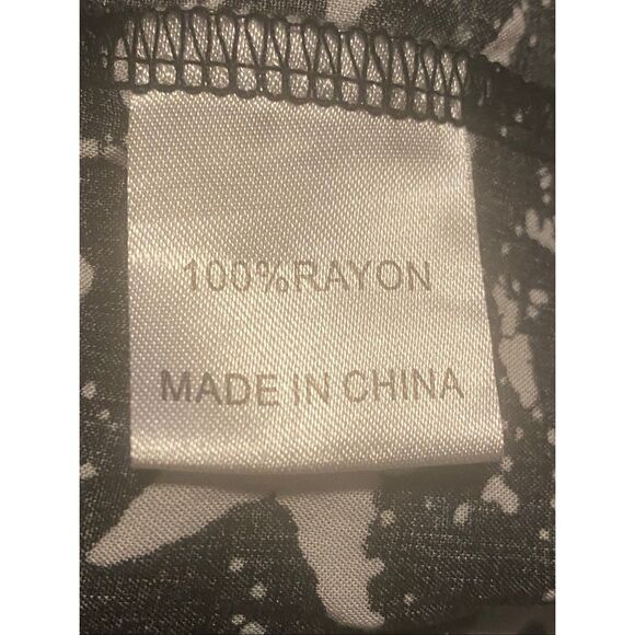 Rumor Boutique Women’s Black White Star Print Sleeveless Romper Size M - Picture 6 of 6